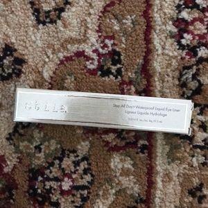 Stila stay all day waterproof liquid eye liner
